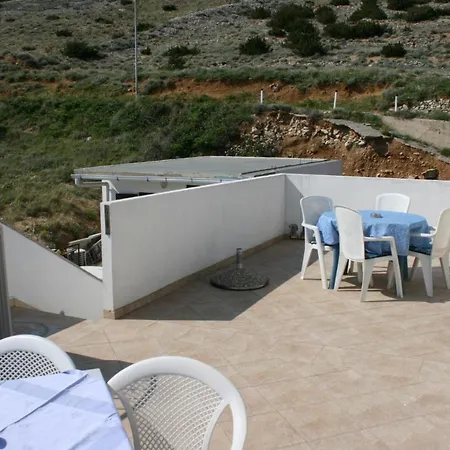 Apartment With A Parking Space Bosana, Pag - 6460 *
